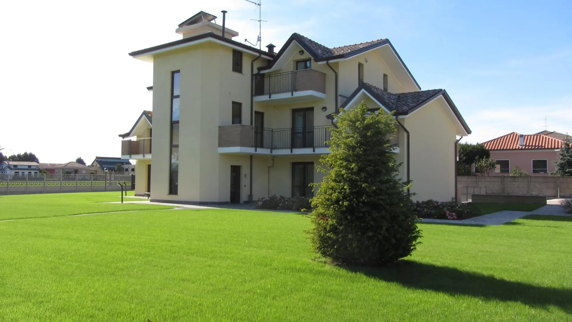 **  Residenza Aurora Bed & Breakfast Nerviano Italy