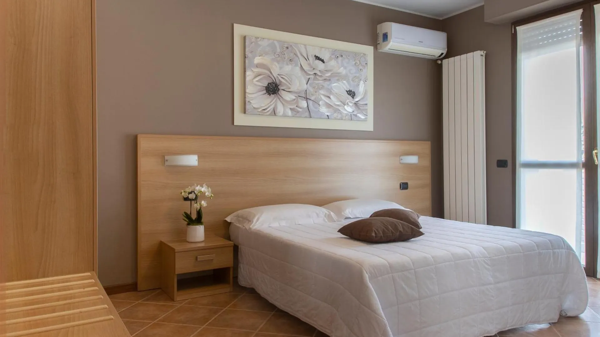 Bed and Breakfast Residenza Aurora Nerviano 2*,